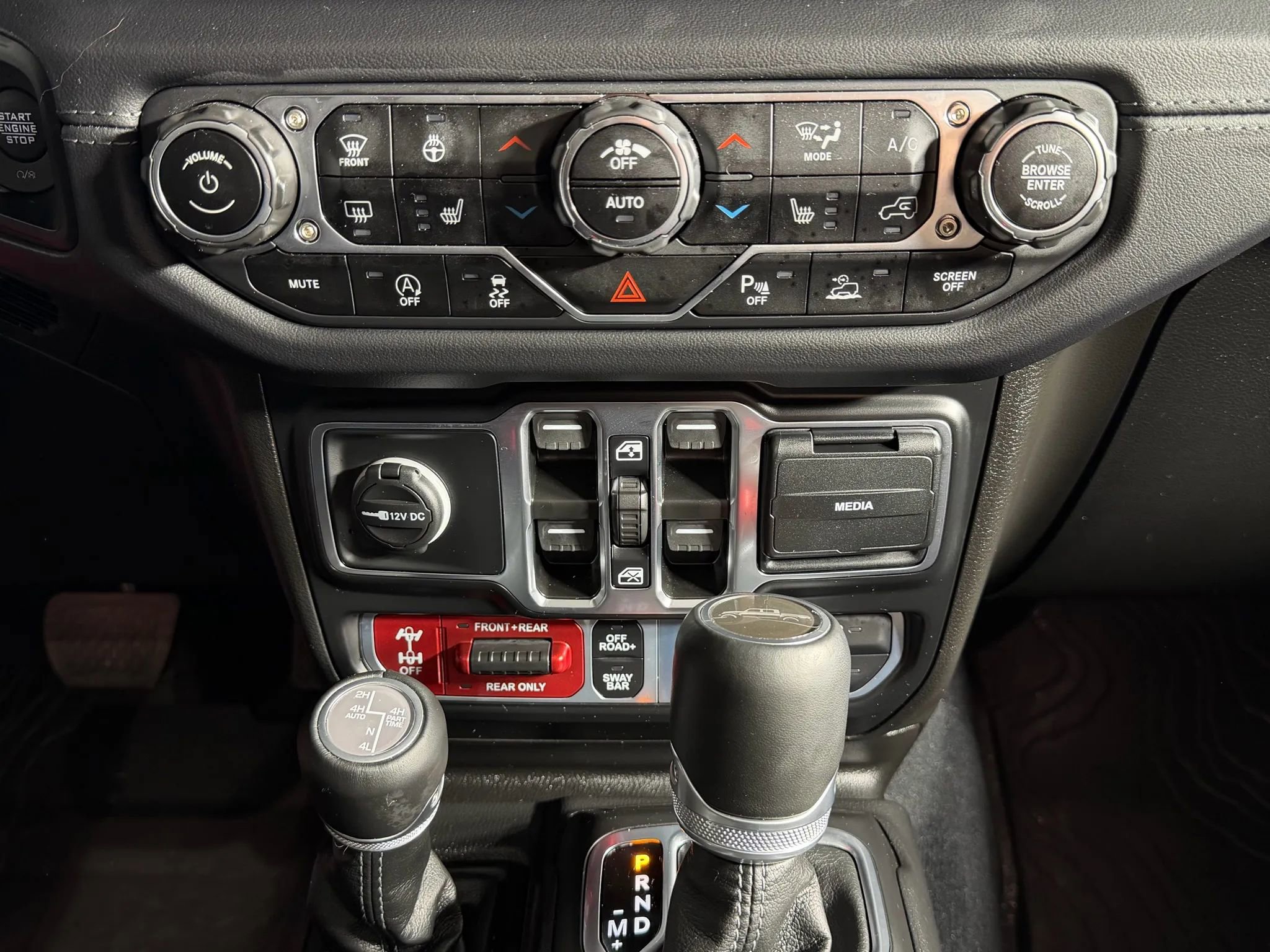 Used 2024 Jeep Gladiator Rubicon AWD/4WD image 21