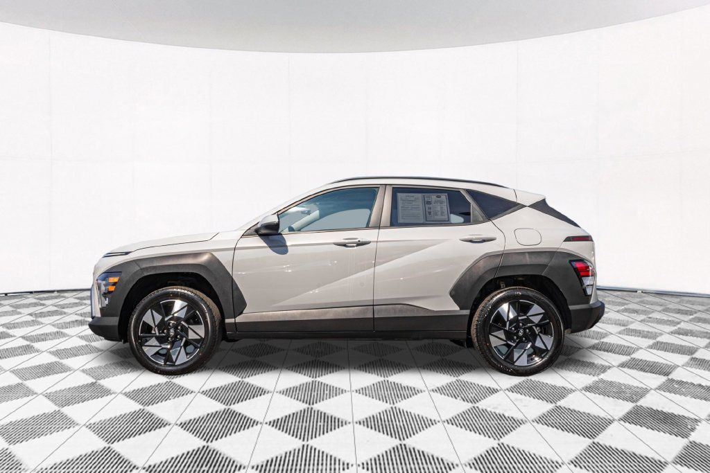 Certified 2025 Hyundai Kona SEL AWD/4WD image 7
