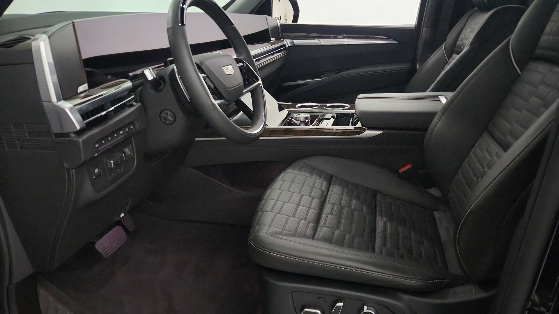 New 2026 Cadillac Escalade Platinum Sport w/ LPO, ONYX Package AWD/4WD image 18