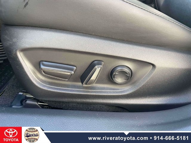 Used 2023 Toyota Prius XLE AWD/4WD image 18