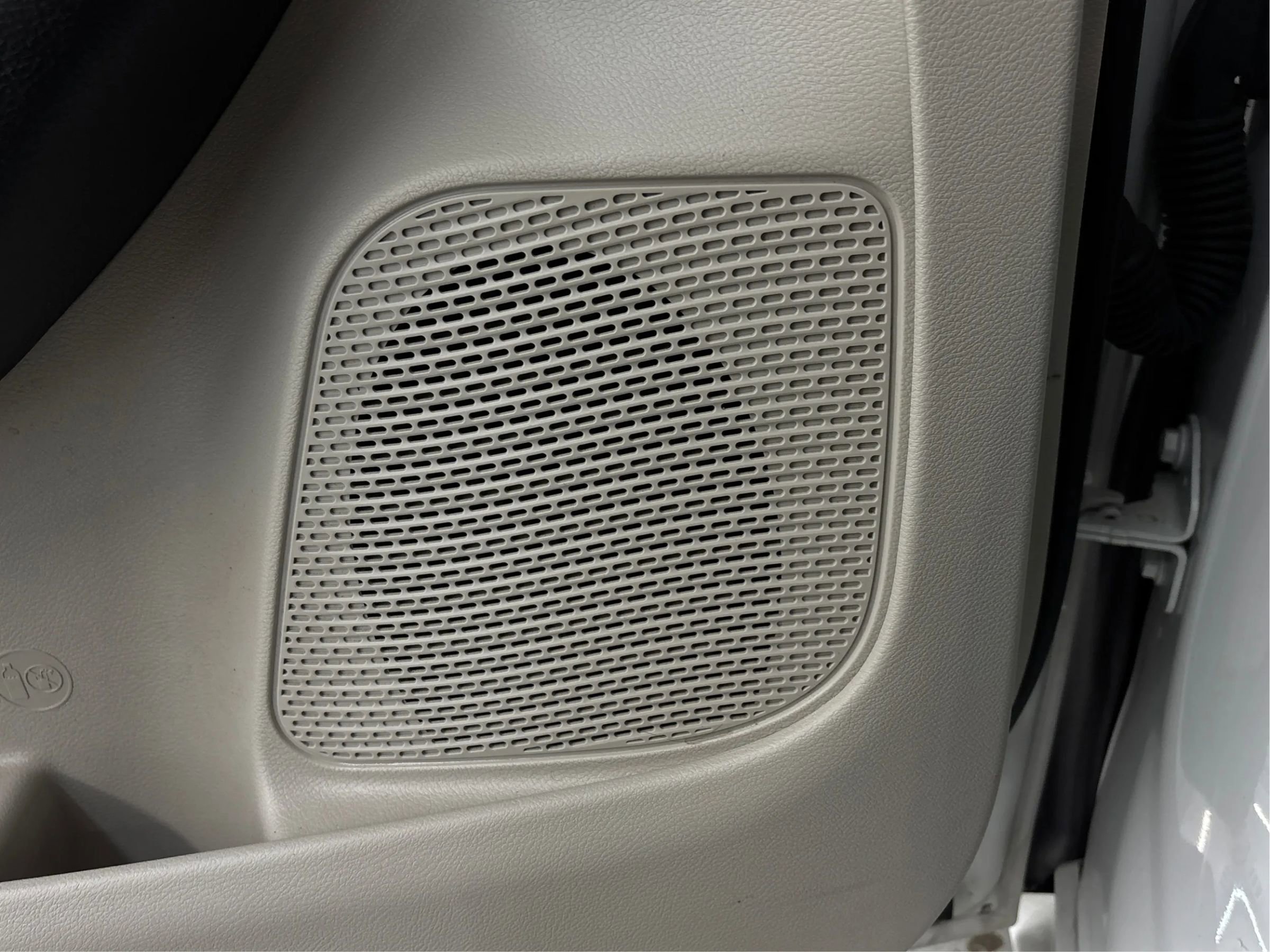 Used 2020 Chrysler Pacifica Touring-L FWD image 37