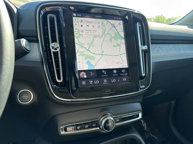 Certified 2025 Volvo XC40 B5 Core image 22