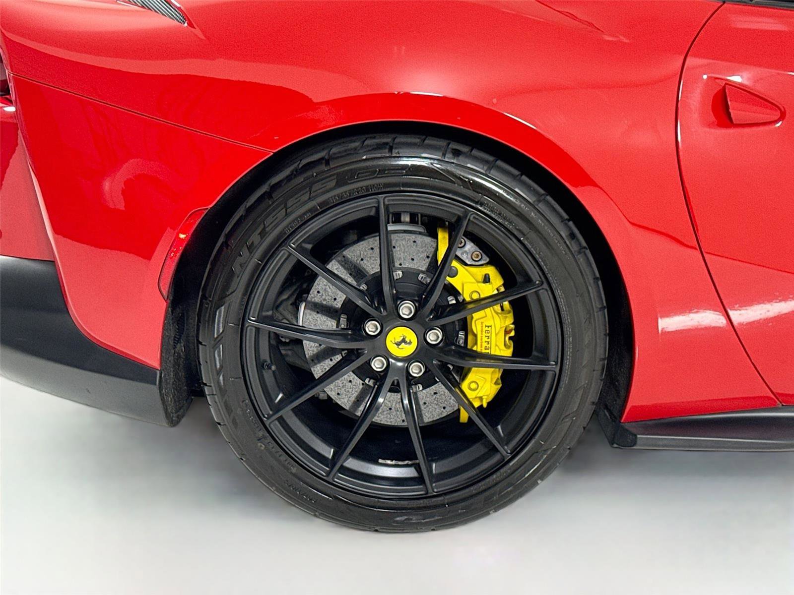 Used 2018 Ferrari 812 Superfast RWD image 36