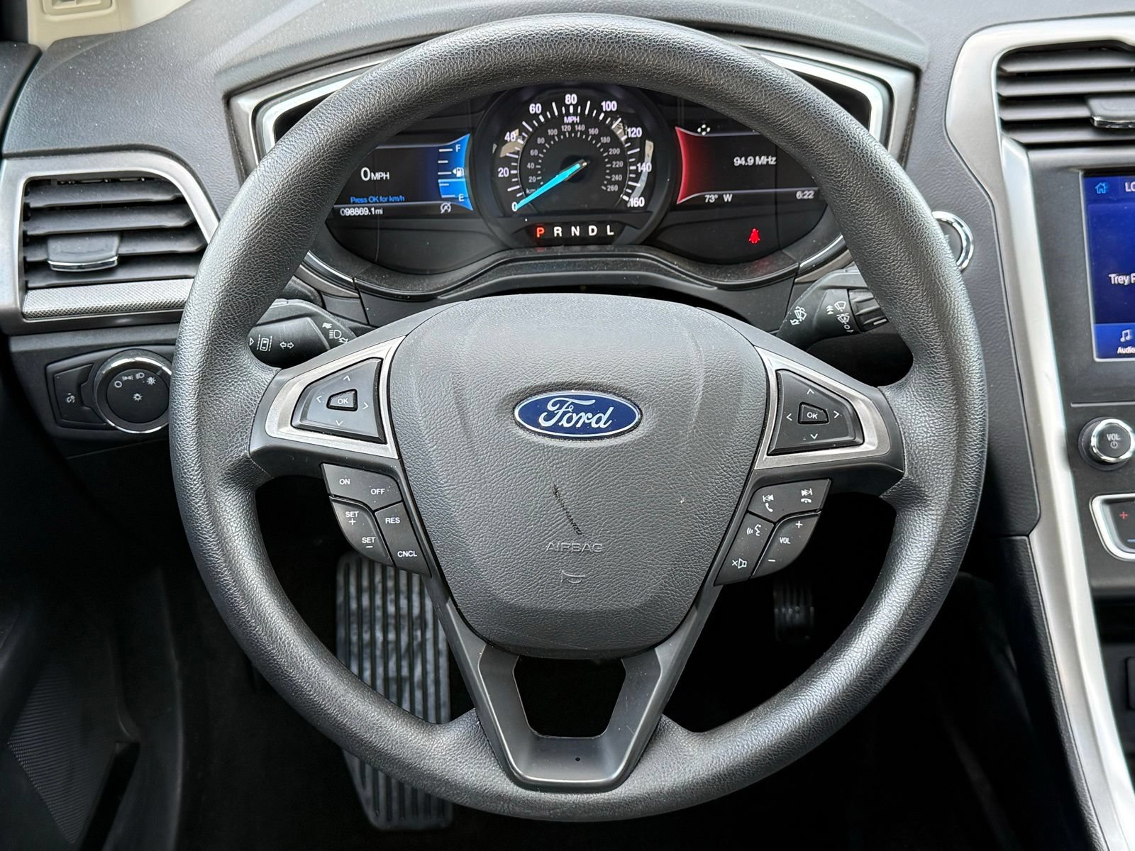 Used 2020 Ford Fusion SE FWD image 25