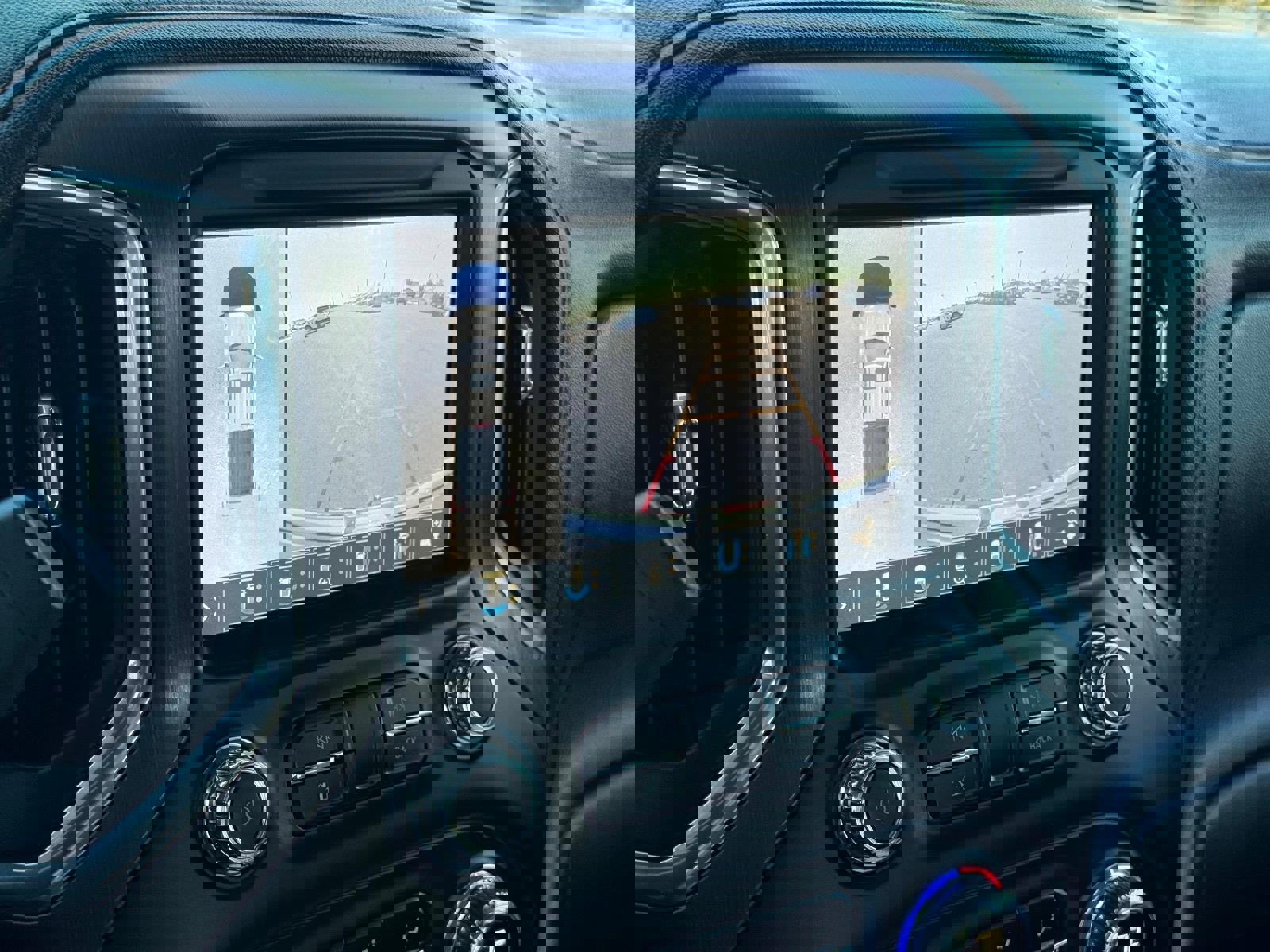 Used 2019 GMC Sierra 1500 AT4 w/ AT4 Premium Package image 16