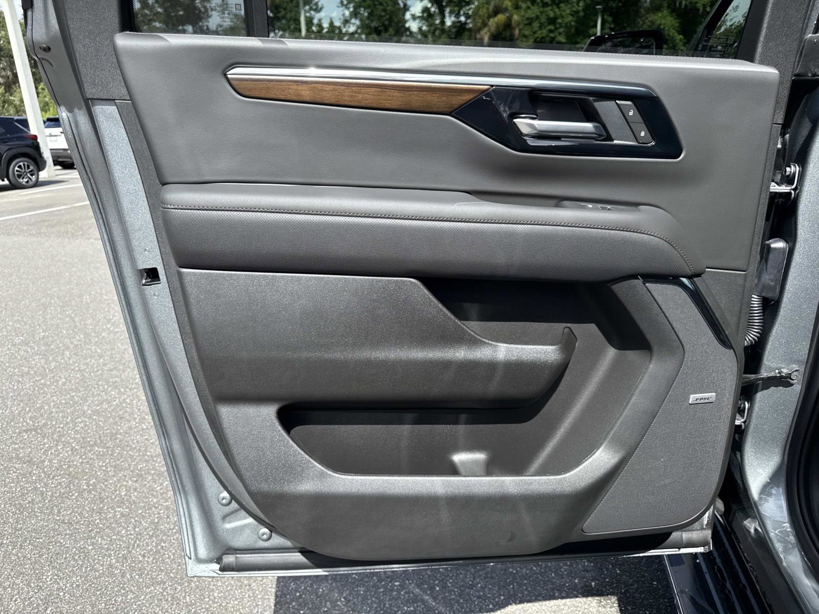 New 2026 Chevrolet Suburban High Country w/ Sun And Tow Package image 9