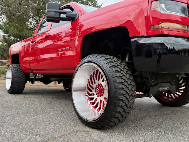Used 2018 Chevrolet Silverado 1500 LT image 4
