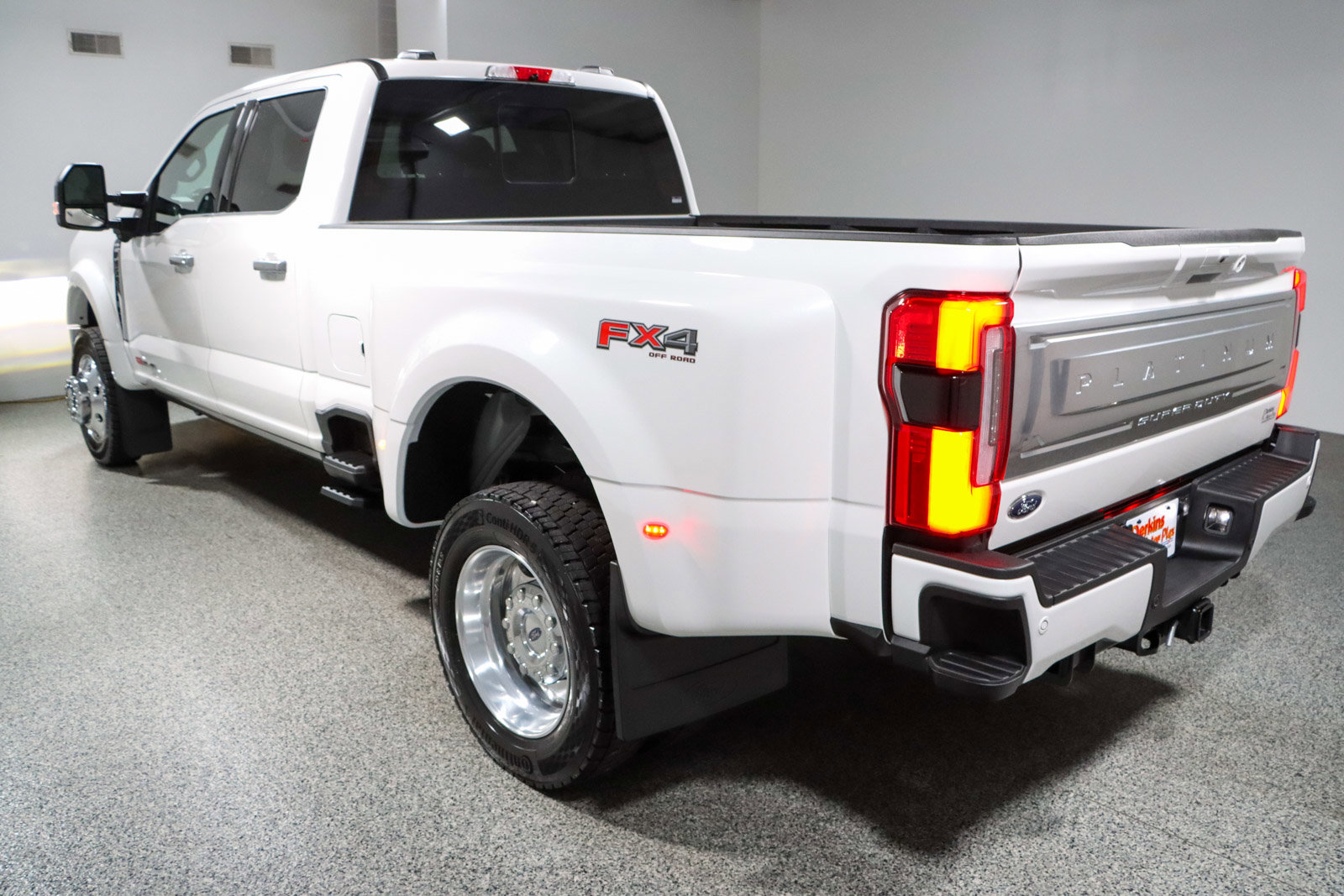 Used 2025 Ford F450 Platinum w/ Platinum Plus Package image 9