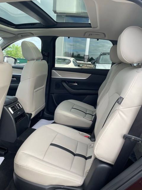 Used 2024 MAZDA CX-90 Plug-In Hybrid w/ Premium Pkg AWD/4WD image 12