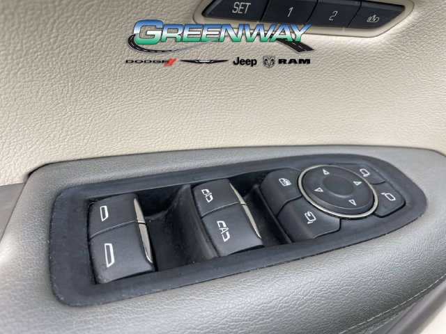 Used 2017 Cadillac XT5 Premium Luxury FWD image 18