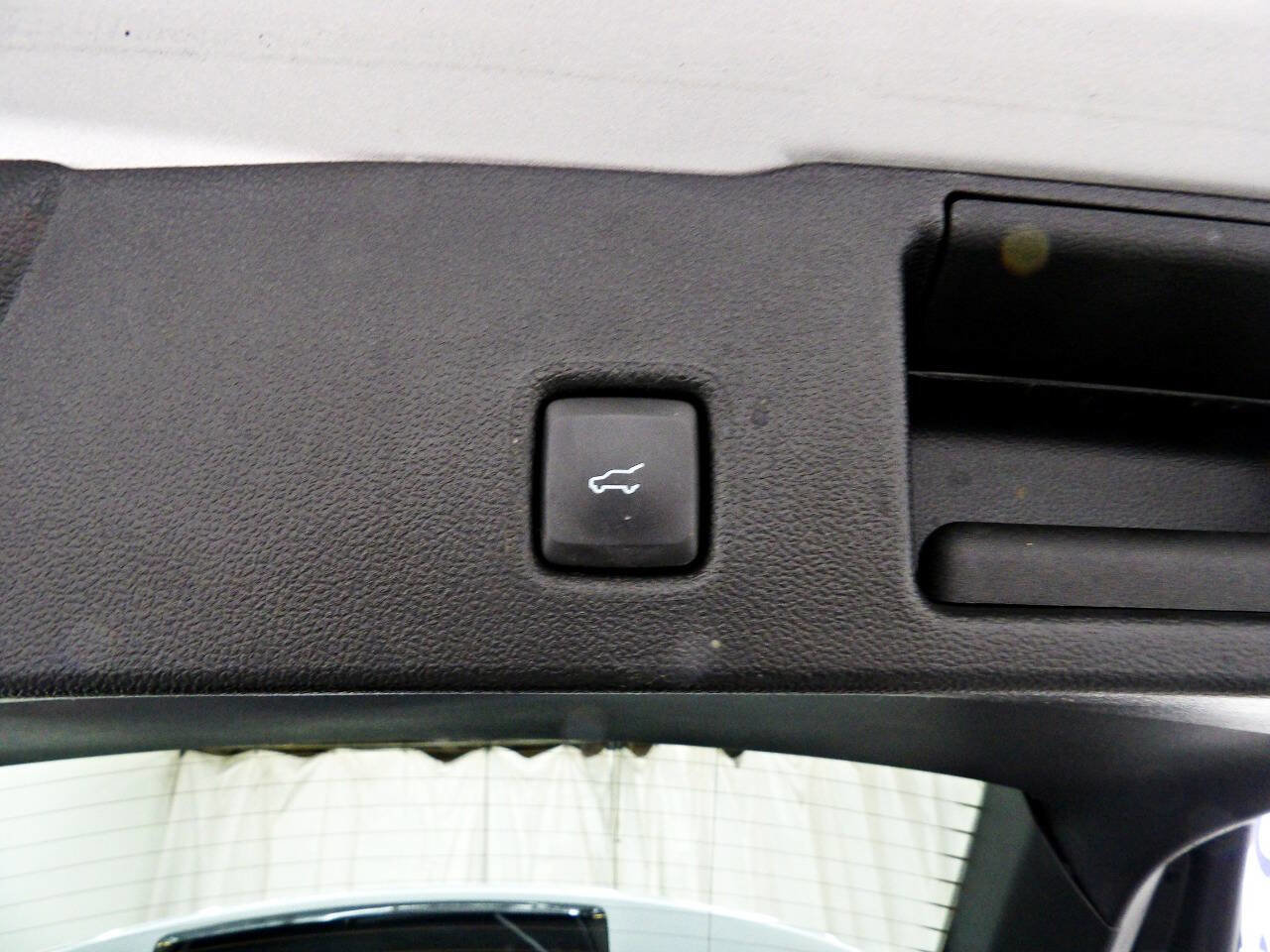 Used 2020 Ford Escape SEL image 14