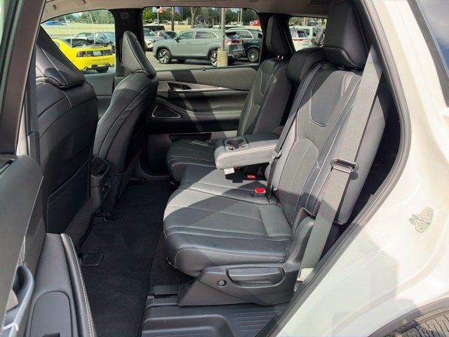 Used 2023 INFINITI QX60 Luxe w/ Performance Audio Package FWD image 16
