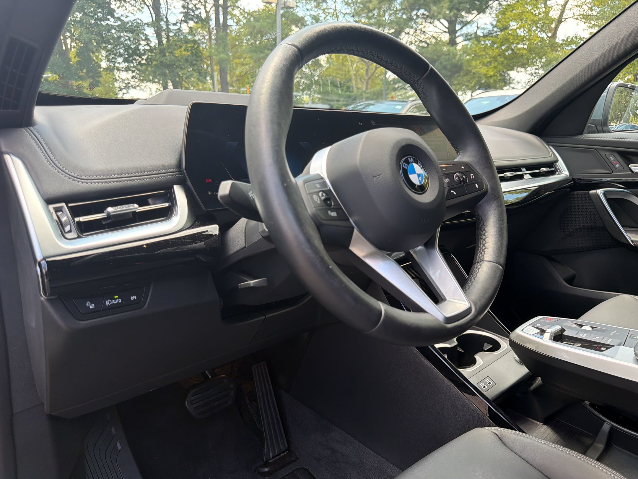 Certified 2025 BMW X2 xDrive28i AWD/4WD image 4