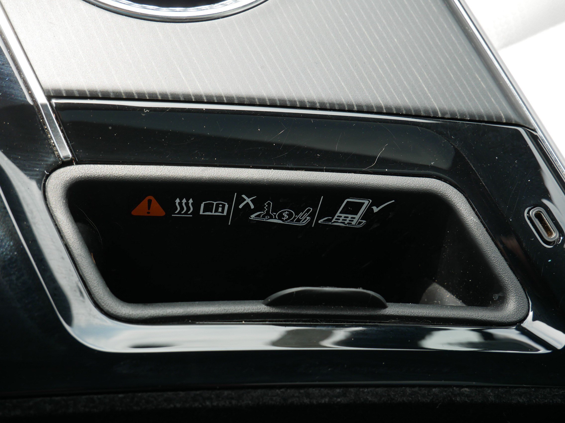 Certified 2024 Cadillac Lyriq Sport AWD/4WD image 33