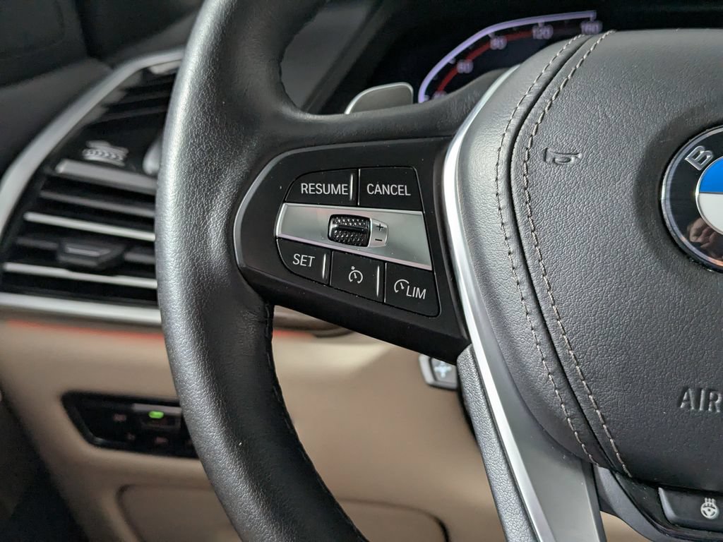 Used 2022 BMW X5 xDrive40i w/ Premium Package AWD/4WD image 32