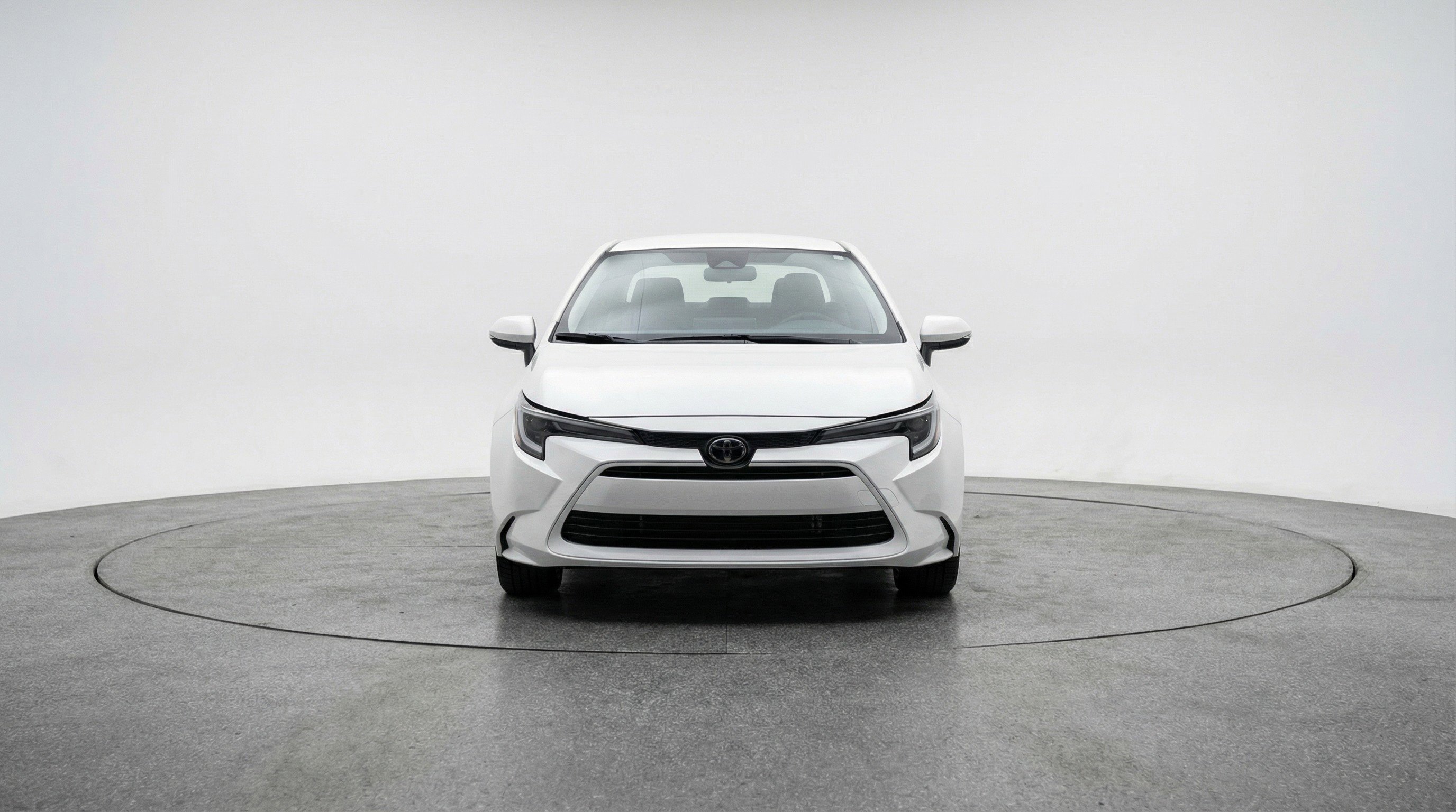 Used 2025 Toyota Corolla LE FWD image 2