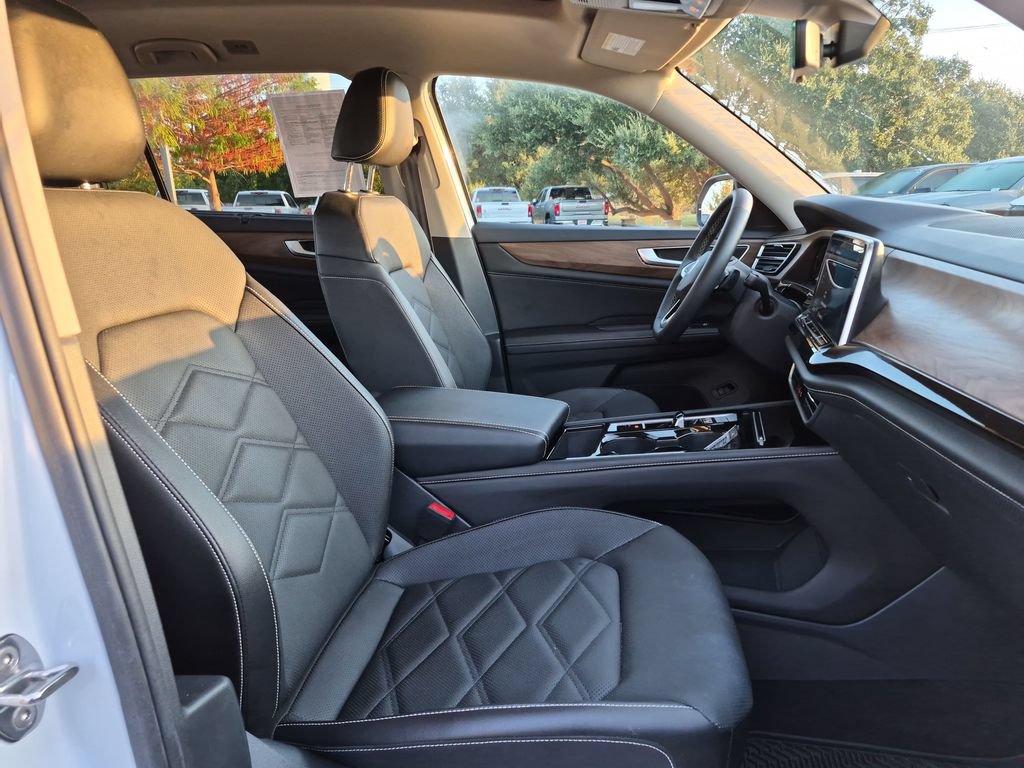 Used 2024 Volkswagen Atlas SE FWD image 39