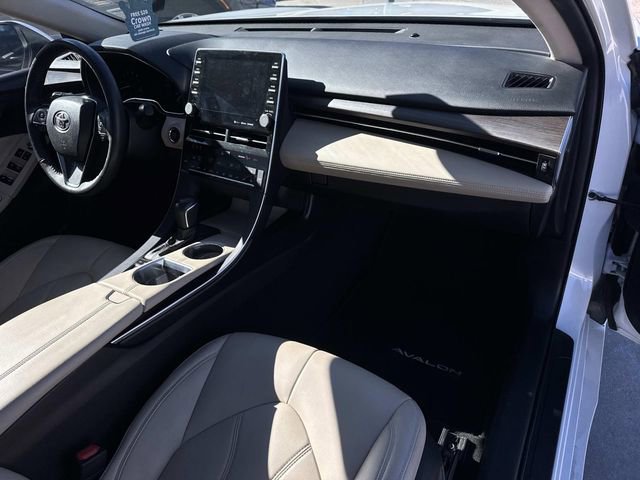 Used 2022 Toyota Avalon XLE image 8
