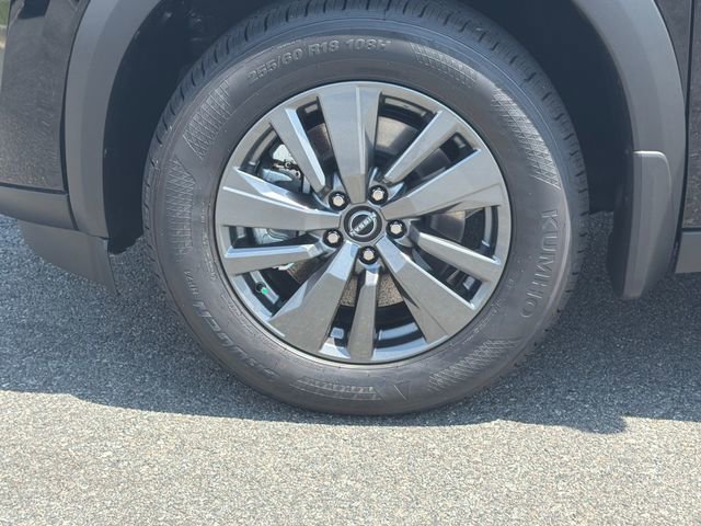New 2026 Nissan Pathfinder SV w/ SV Premium Package FWD image 11