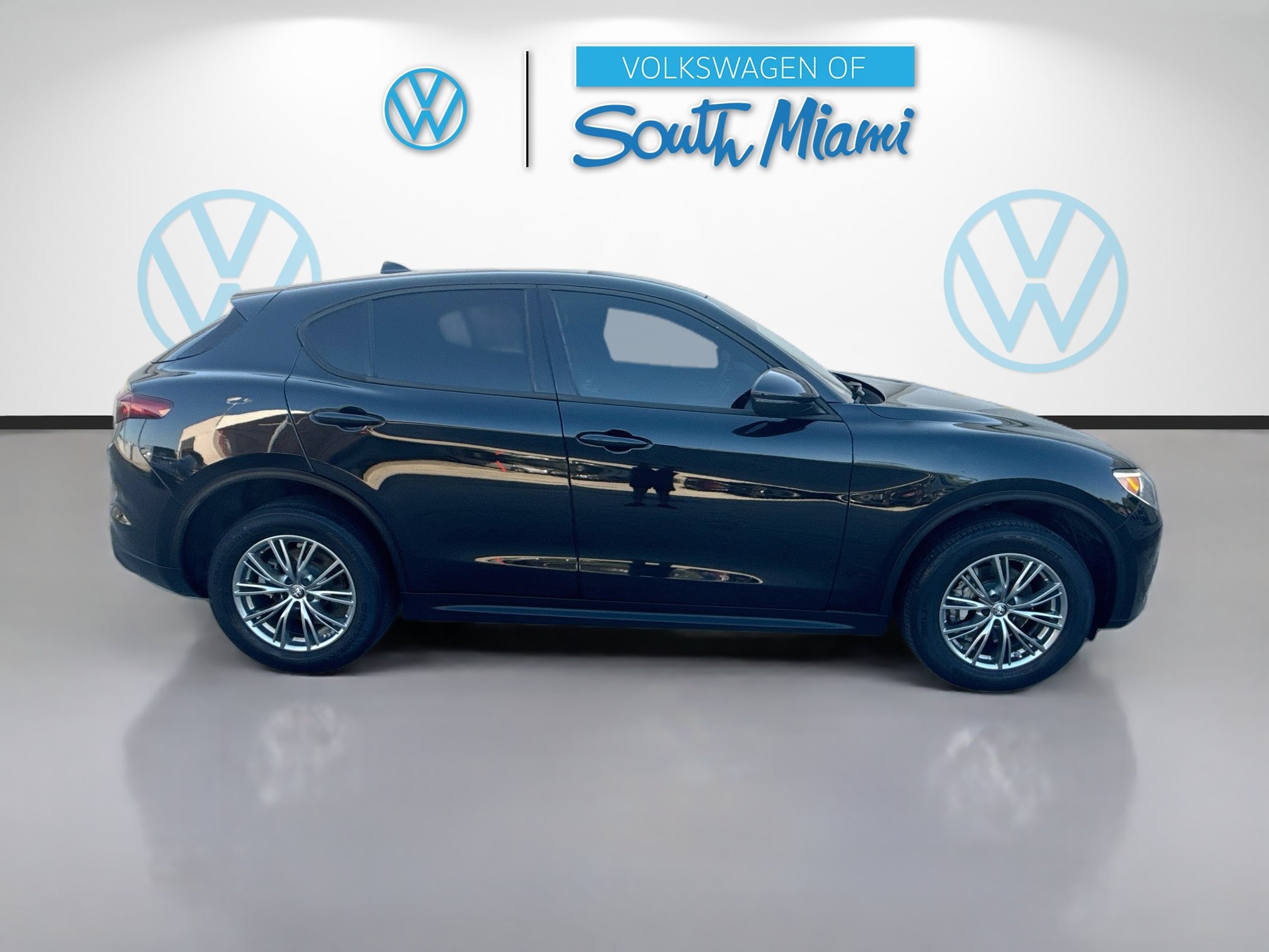 Used 2023 Alfa Romeo Stelvio Sprint RWD image 8