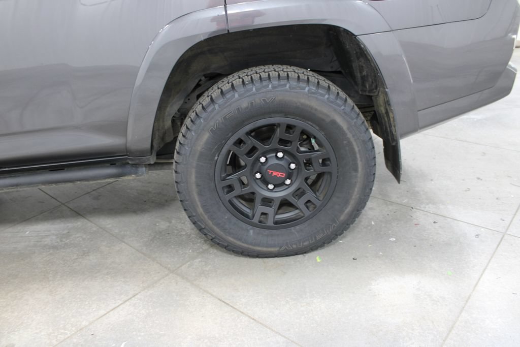 Used 2023 Toyota 4Runner TRD Off-Road Premium AWD/4WD image 38