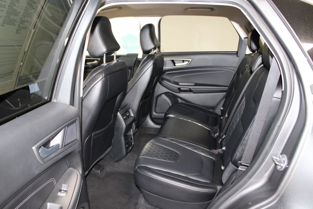 Used 2024 Ford Edge Titanium image 23