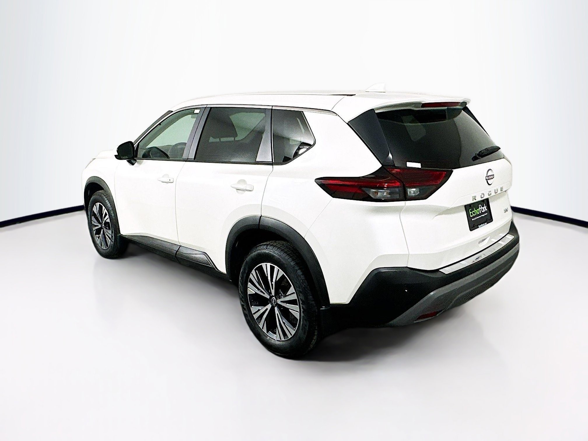 Used 2023 Nissan Rogue SV image 5