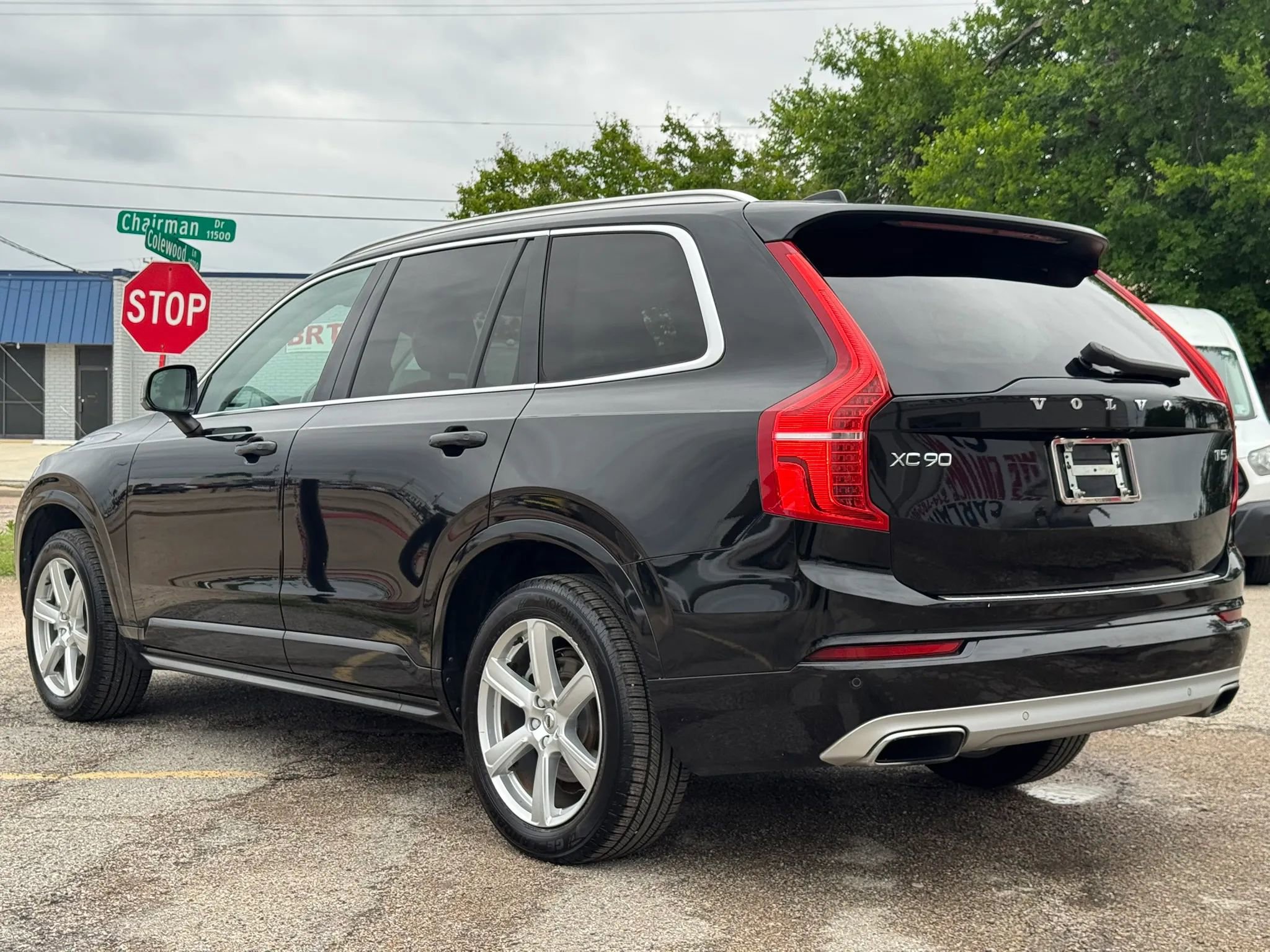 Used 2021 Volvo XC90 T5 Momentum w/ Climate Package FWD image 4