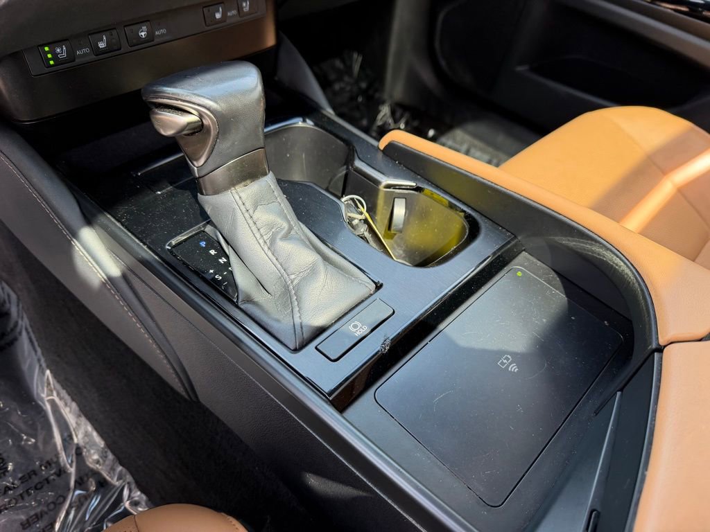 Used 2023 Lexus ES 250 w/ Premium Package image 27