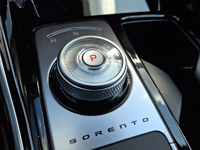 Certified 2026 Kia Sorento SX Prestige AWD/4WD image 17