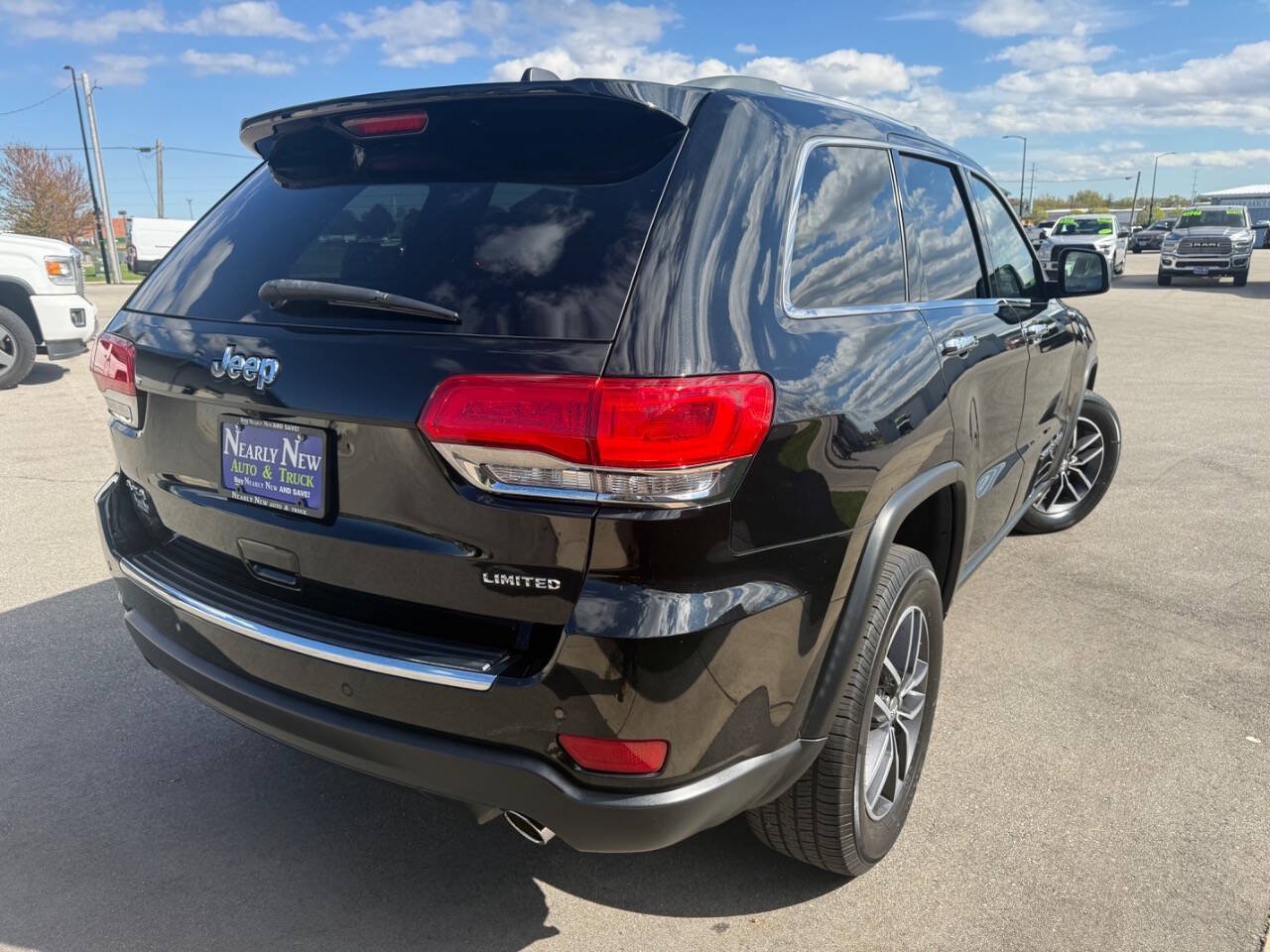 Used 2018 Jeep Grand Cherokee Limited AWD/4WD image 10