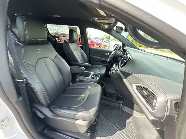 Used 2026 Chrysler Pacifica Select w/ S Appearance Package AWD/4WD image 20