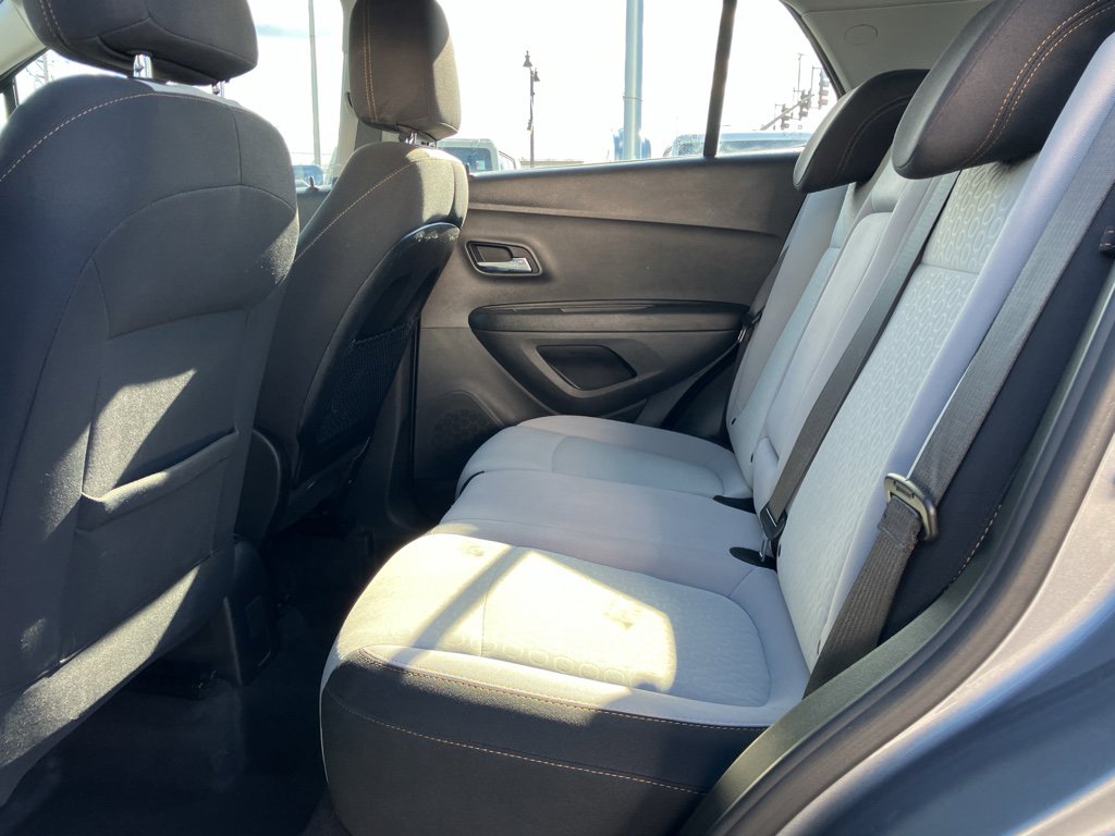 Used 2020 Chevrolet Trax LS image 29