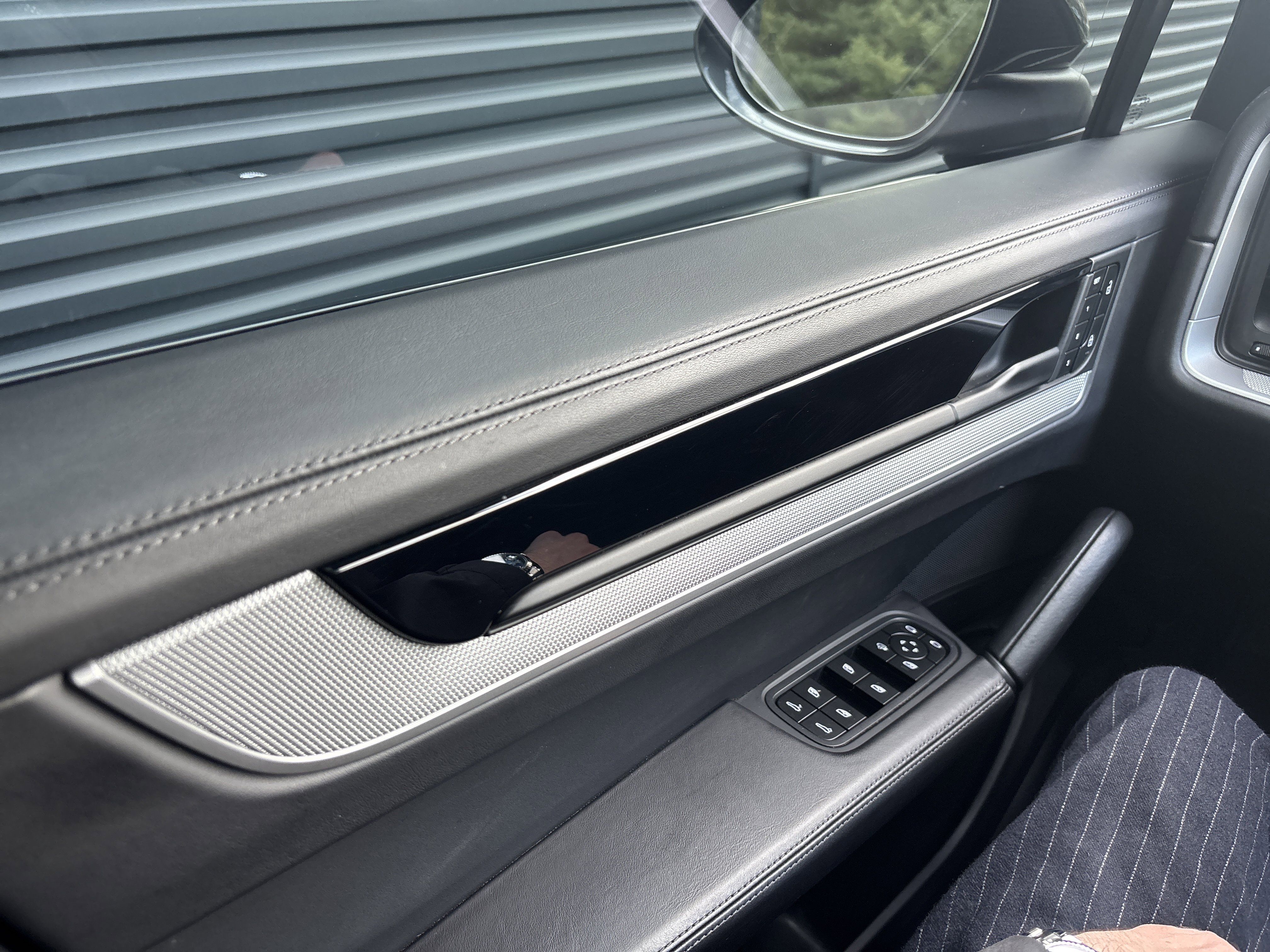 Certified 2024 Porsche Cayenne S image 22