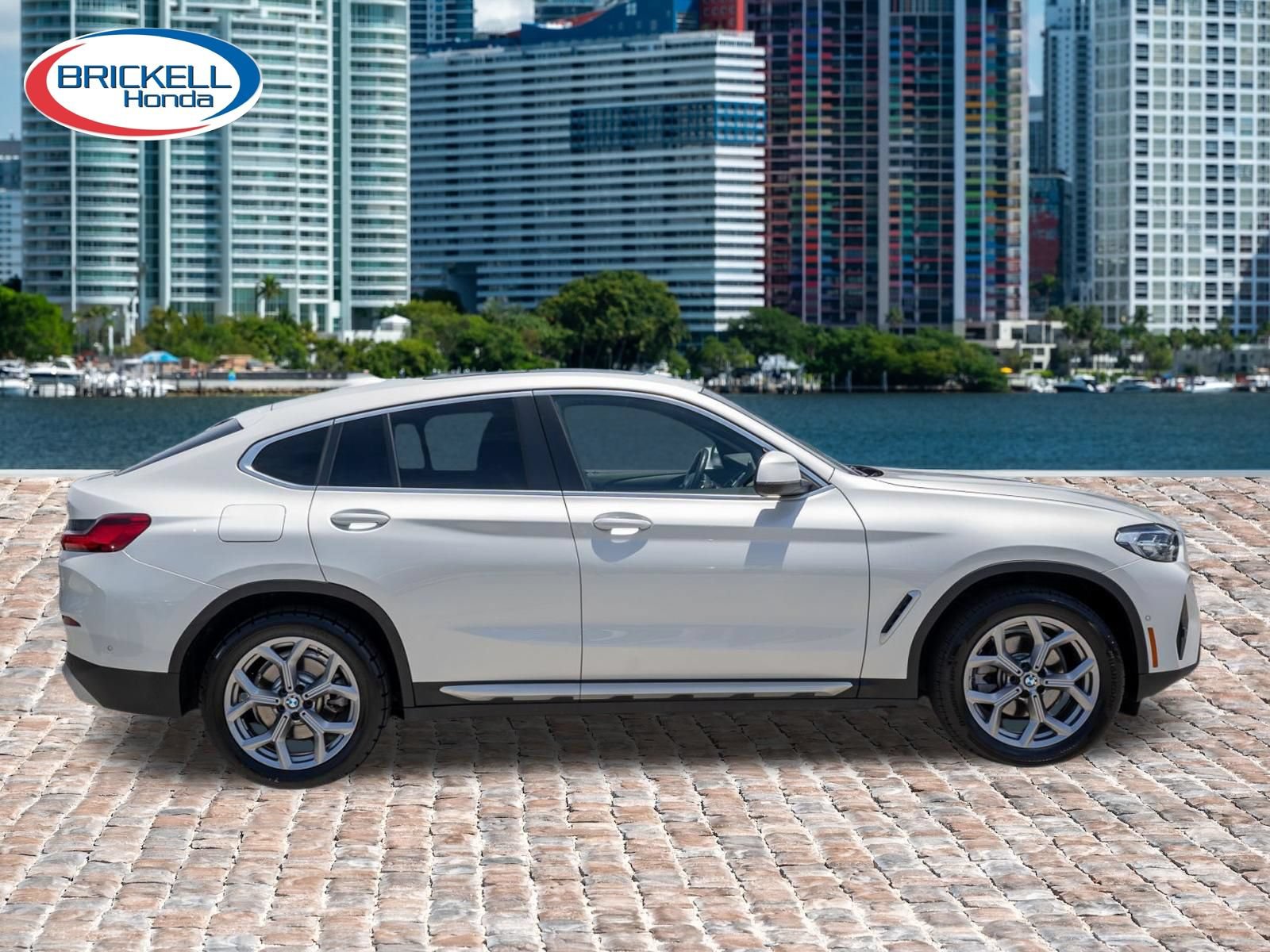 Used 2025 BMW X4 xDrive30i AWD/4WD image 4