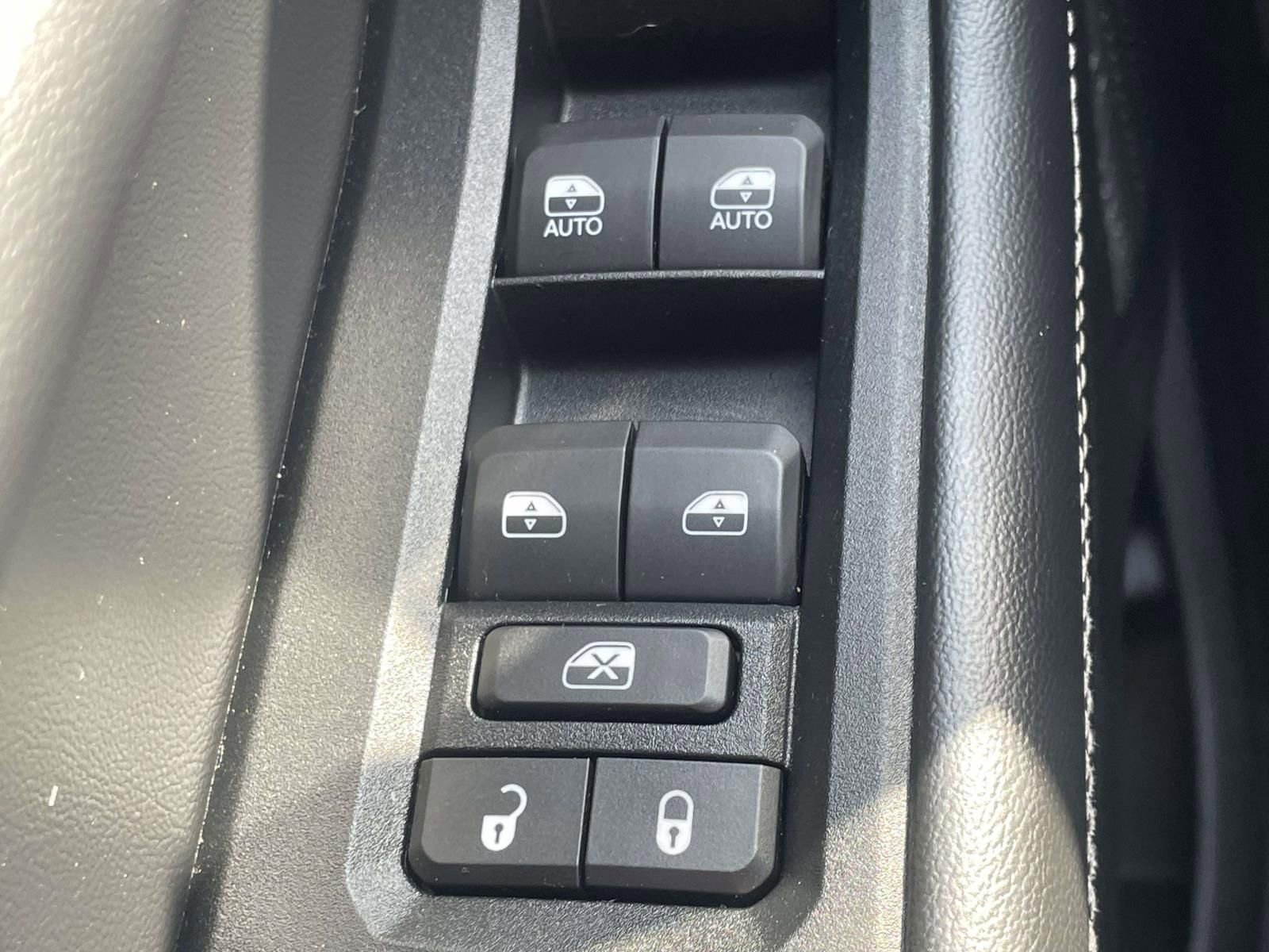 Used 2024 Jeep Grand Cherokee Altitude image 29