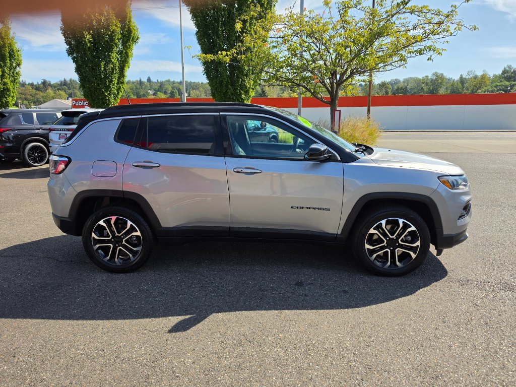 Used 2023 Jeep Compass Limited AWD/4WD image 6