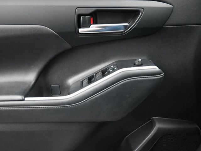 Used 2021 Toyota Highlander XLE image 27