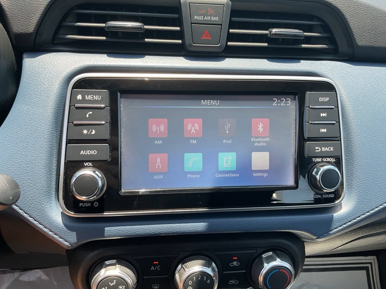 Used 2025 Nissan Versa SV FWD image 21