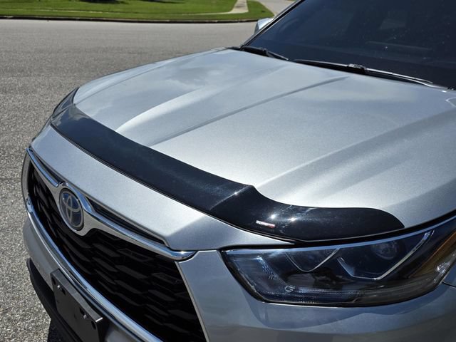 Certified 2024 Toyota Highlander Limited FWD image 32