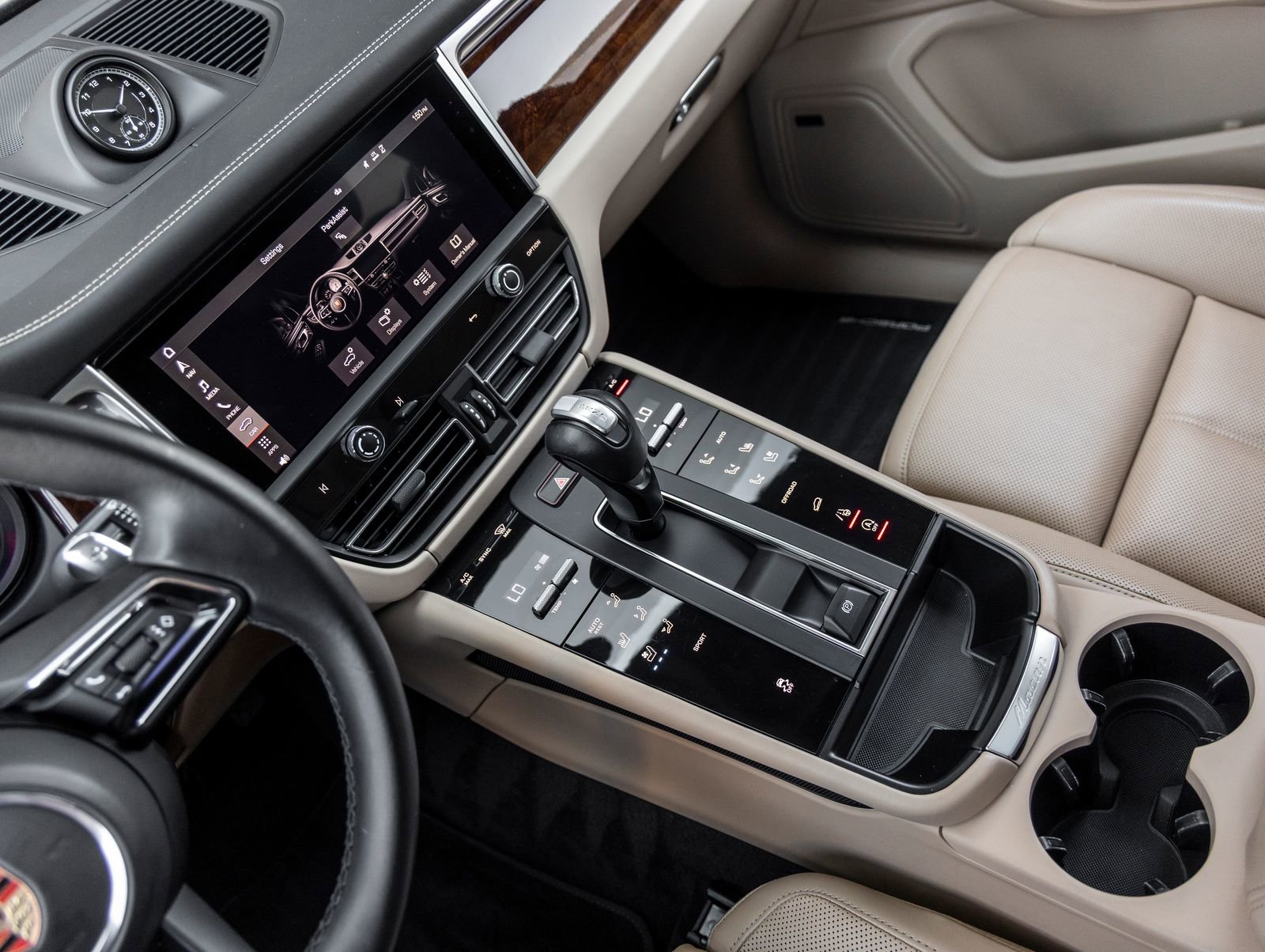 Certified 2023 Porsche Macan image 33