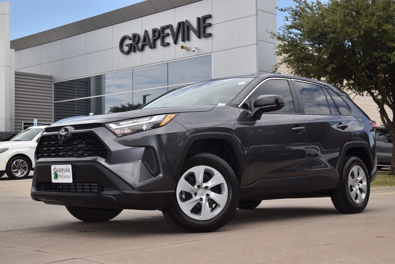 Used 2024 Toyota RAV4 LE FWD image 2