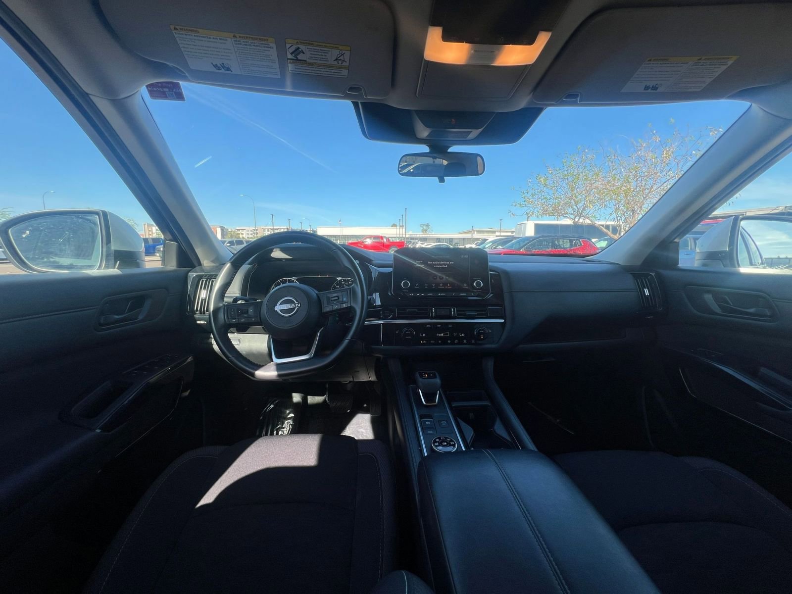 Used 2025 Nissan Pathfinder SV image 35