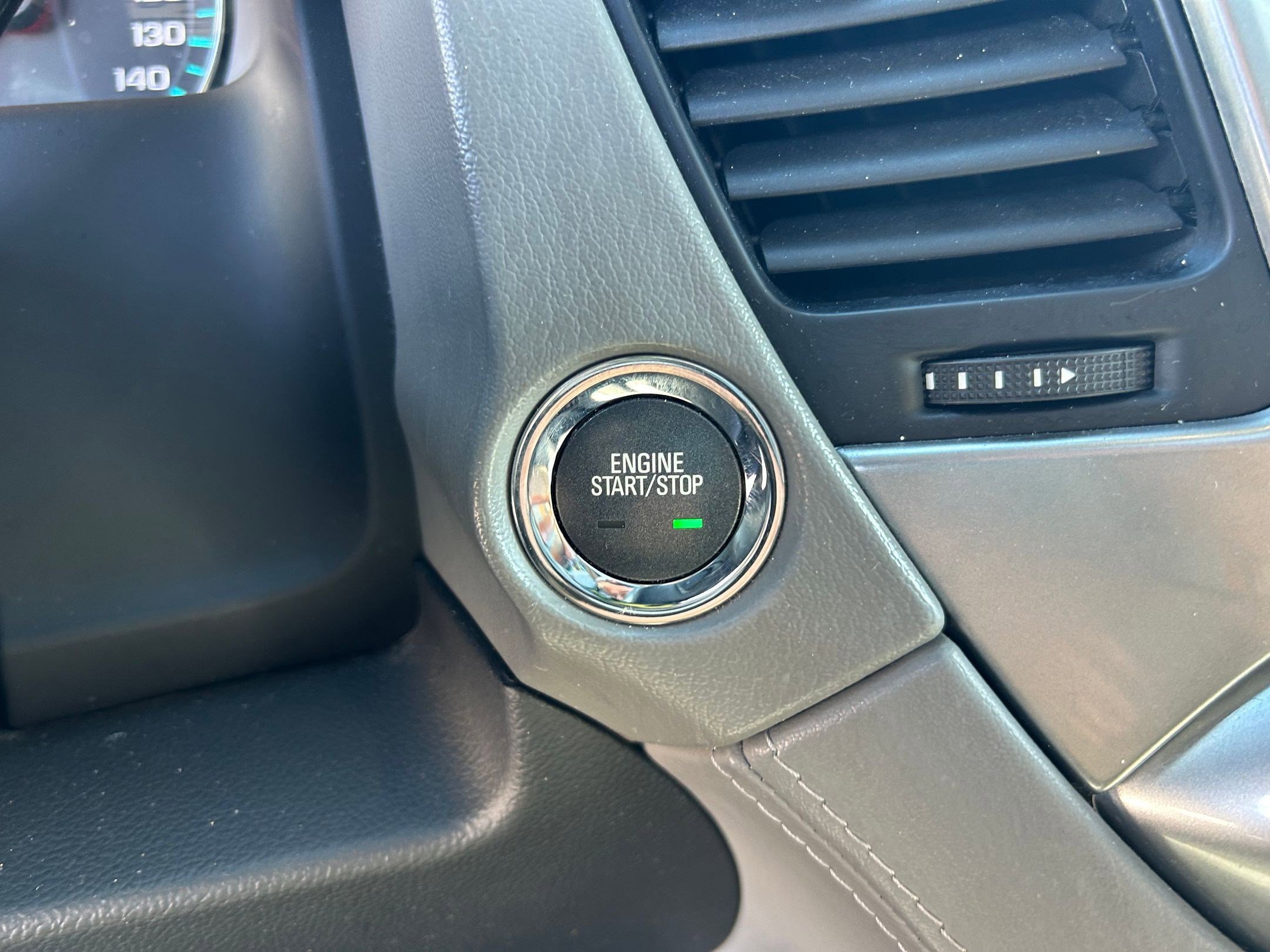 Used 2020 Chevrolet Suburban LT AWD/4WD image 18