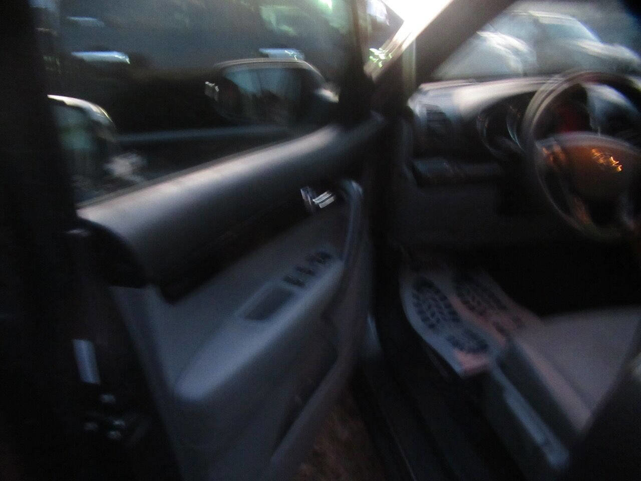 Used 2013 Kia Sorento LX image 23