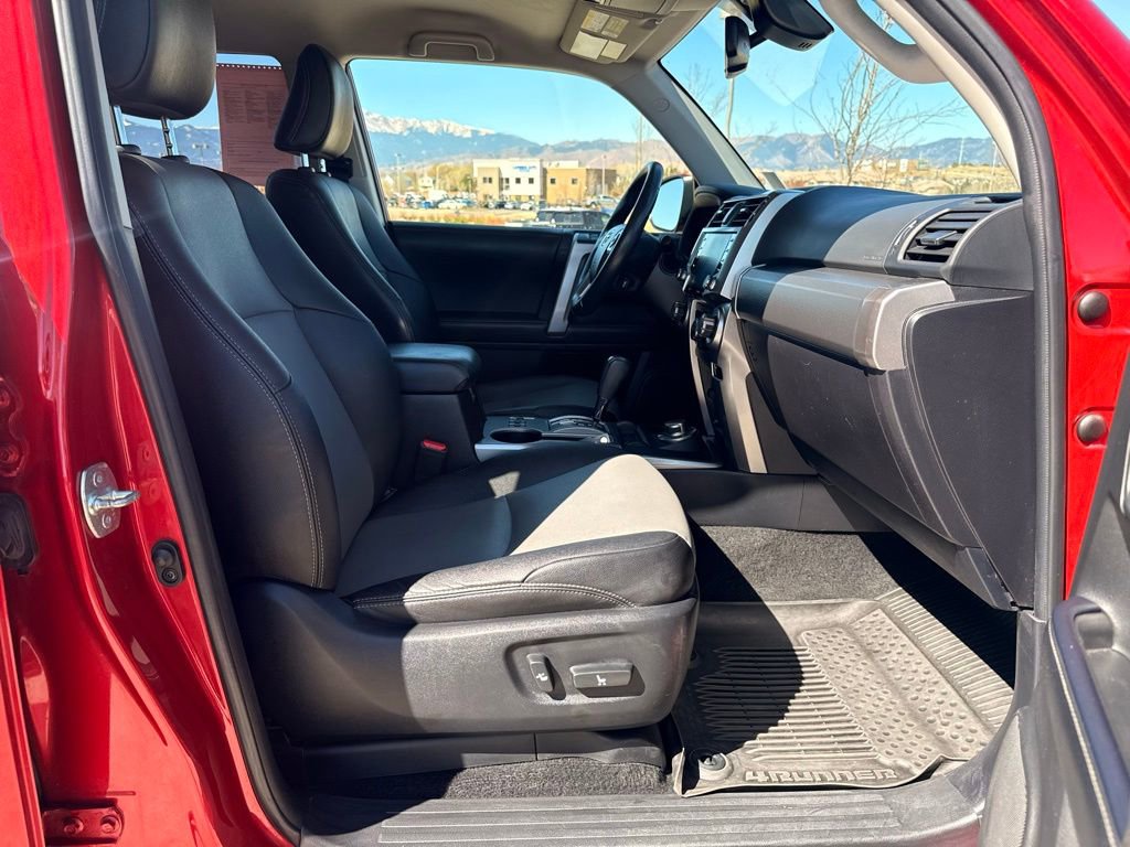 Used 2022 Toyota 4Runner SR5 Premium AWD/4WD image 31