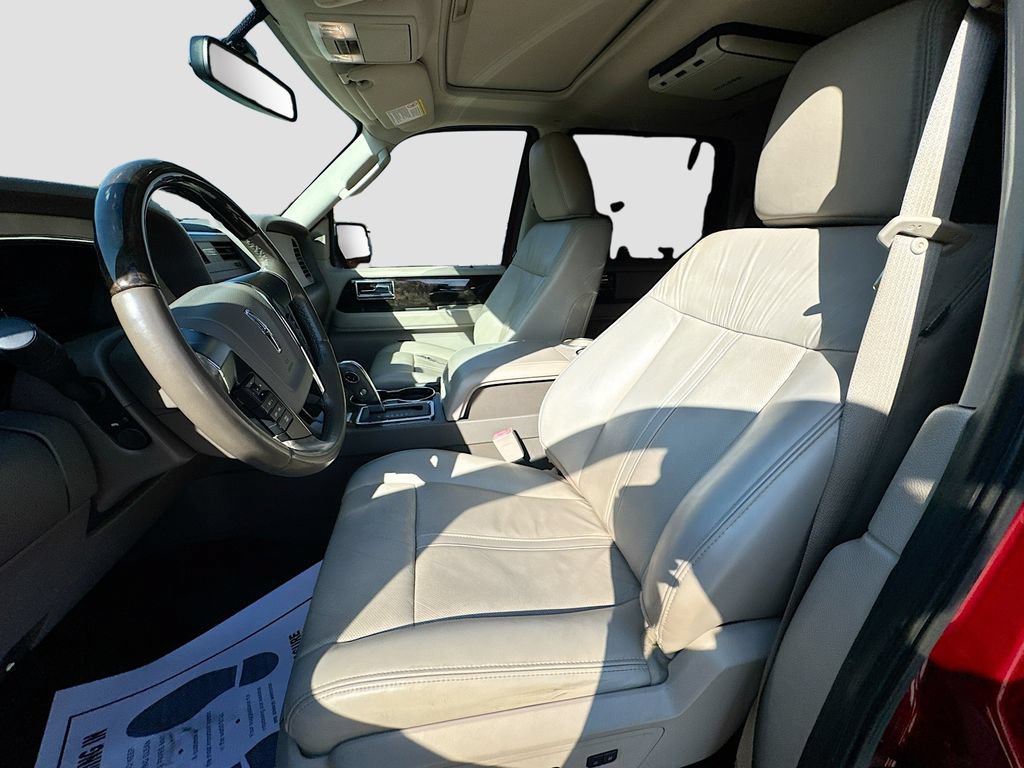 Used 2017 Lincoln Navigator Select RWD image 23