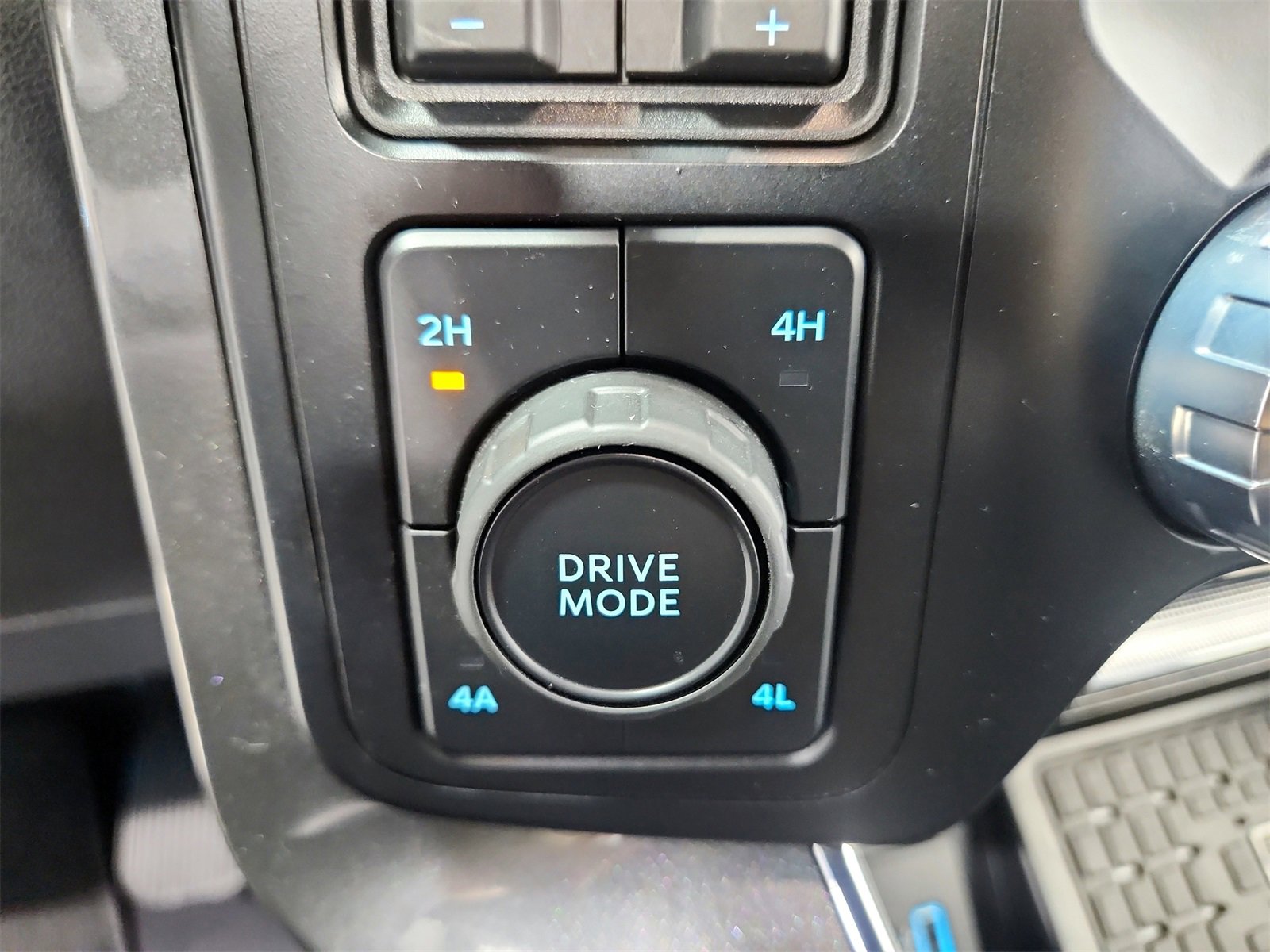 Used 2023 Ford F150 Lariat w/ Equipment Group 502A High image 29