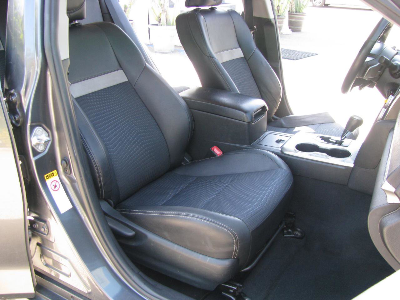 Used 2013 Toyota Camry SE FWD image 13
