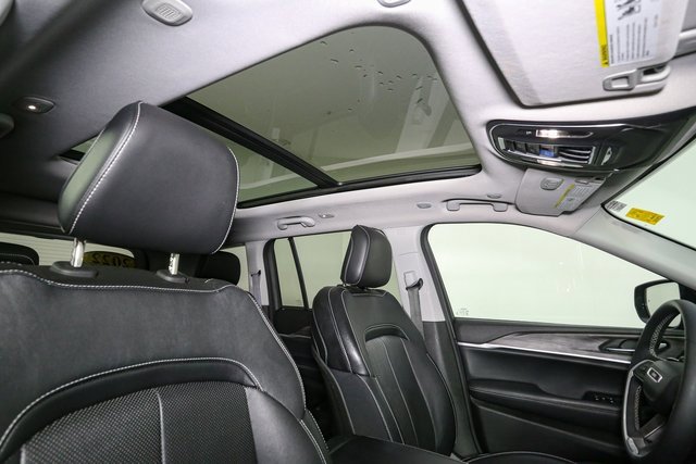 Used 2022 Jeep Grand Cherokee Limited 4xe w/ Luxury Tech Group II image 18